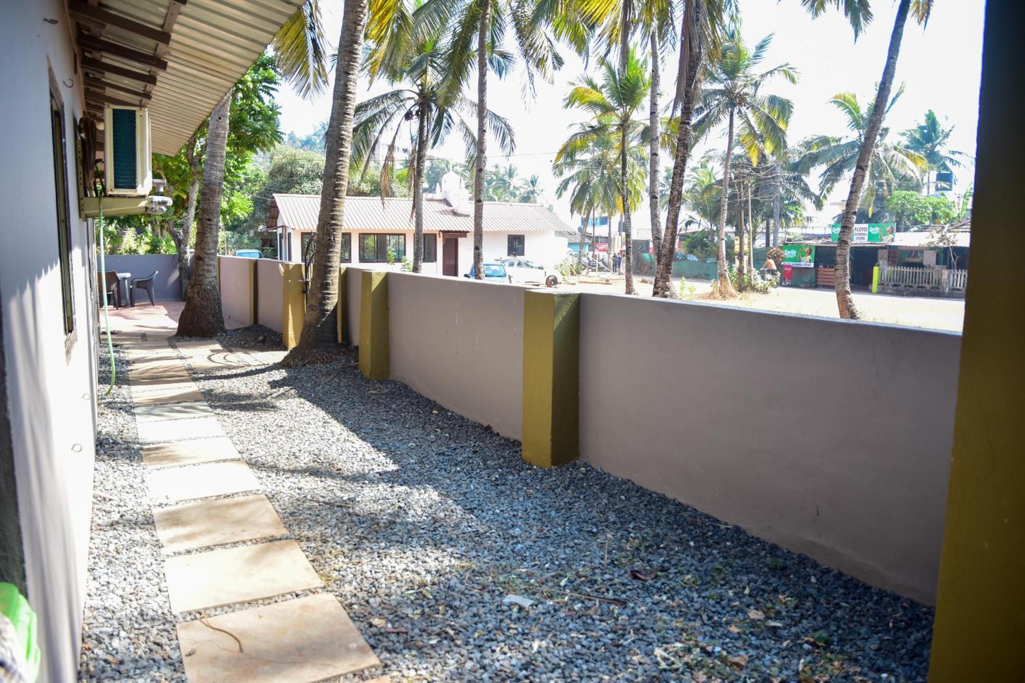 Valerys Nest Bogmalo - Private Villa Near The Beach And Dabolim Airport Exterior photo